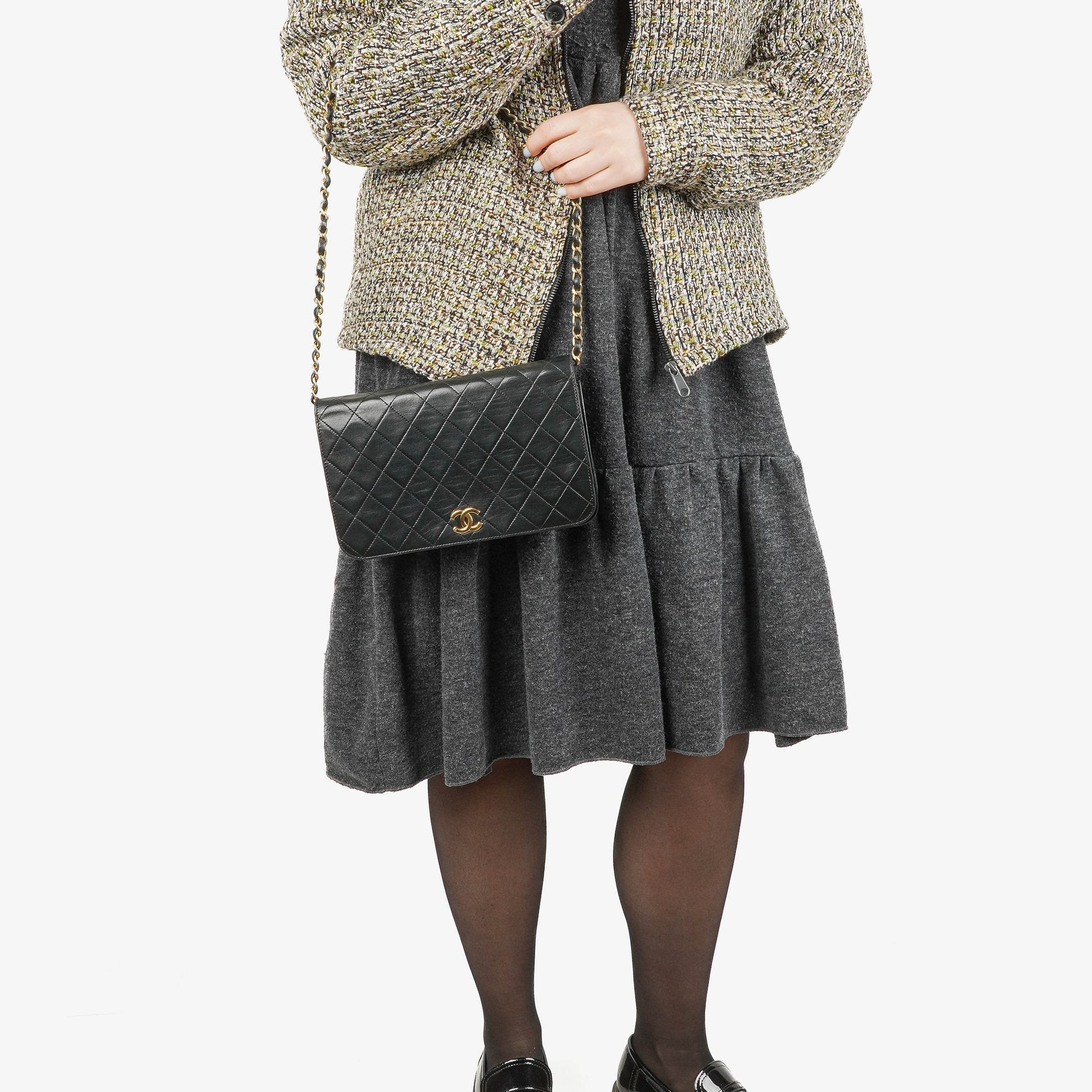 Chanel Classic Full Flap Tasche aus schwarzem gestepptem Lammleder mit 24K vergoldeten Beschlägen