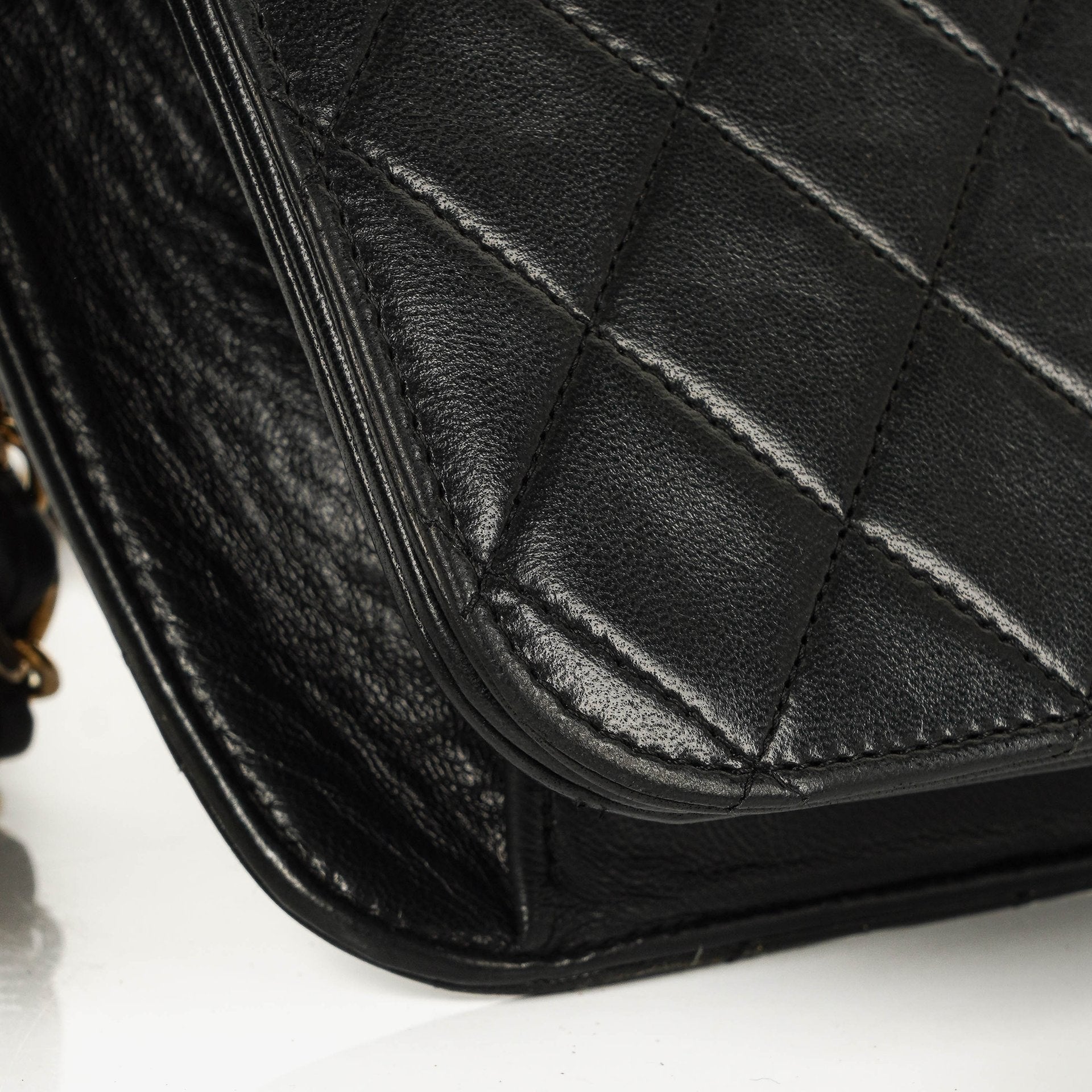 Chanel Classic Full Flap Tasche aus schwarzem gestepptem Lammleder mit 24K vergoldeten Beschlägen