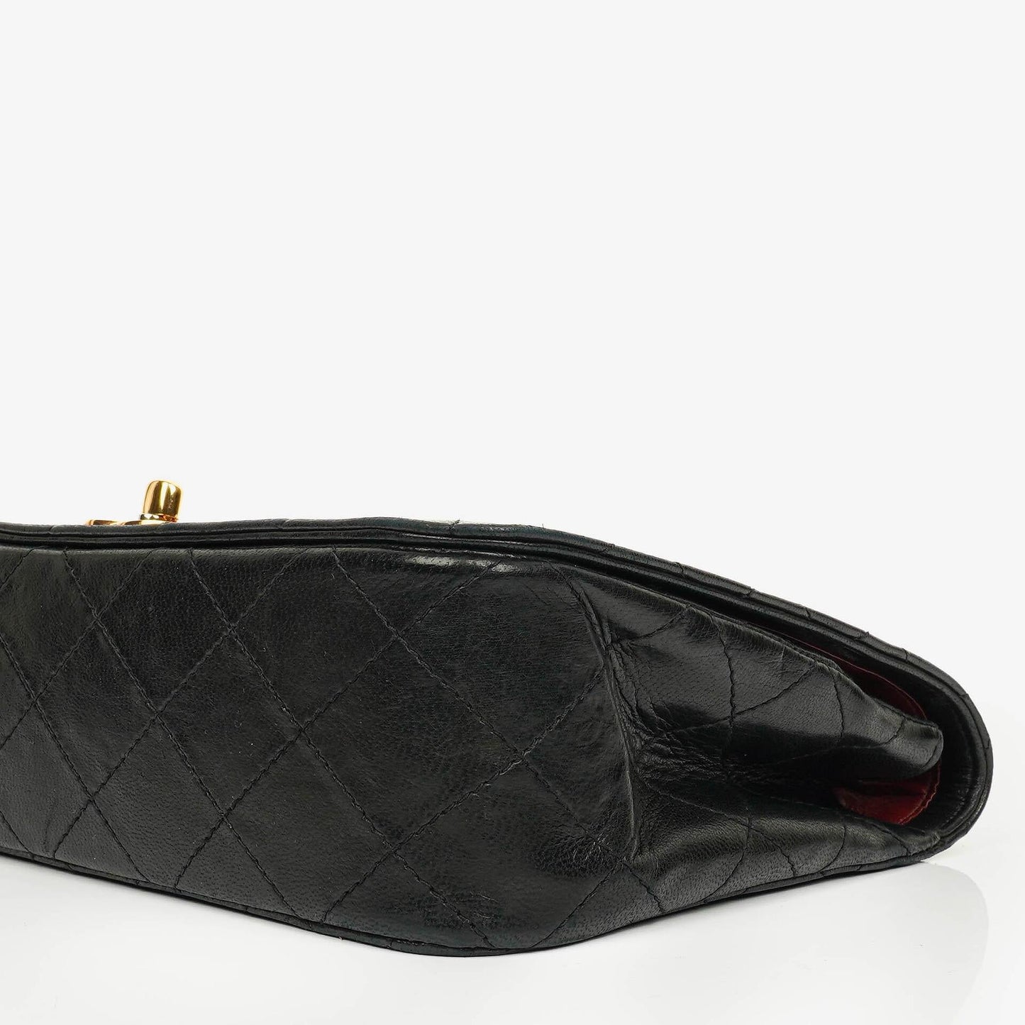 Chanel Vollklappentasche aus schwarzem gestepptem Leder mit 24K vergoldeten Beschlägen