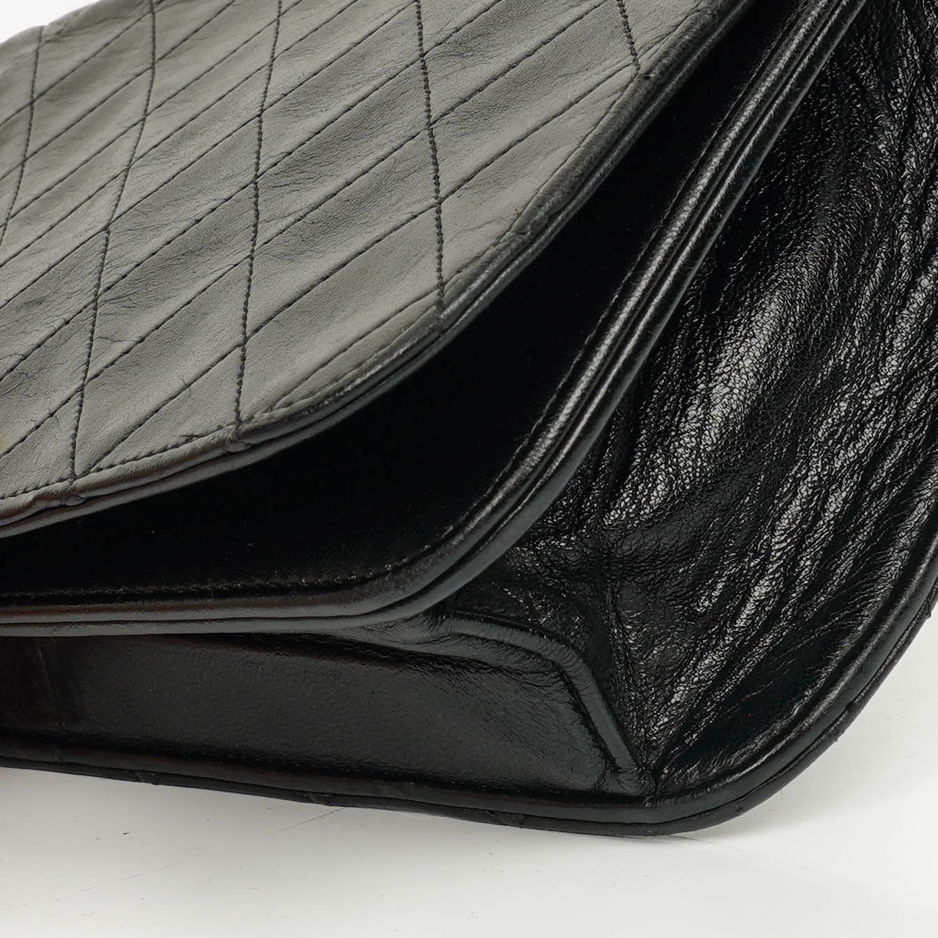Chanel Classic Full Flap Tasche aus schwarzem Steppleder mit 24K vergoldeten Beschlägen
