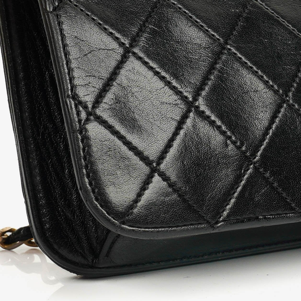 Chanel Classic Full Flap Tasche aus schwarzem Steppleder mit 24K vergoldeten Beschlägen