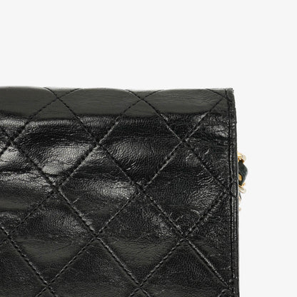 Chanel Classic Full Flap Tasche aus schwarzem Steppleder mit 24K vergoldeten Beschlägen