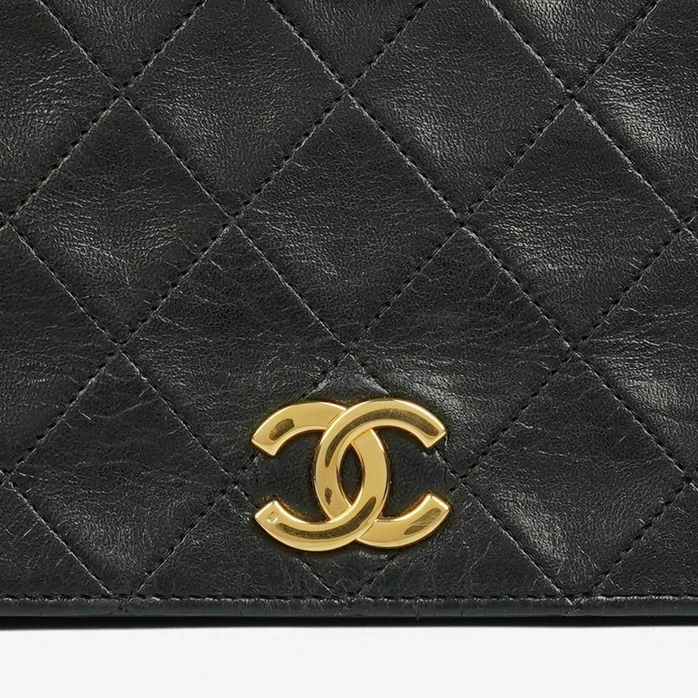 Chanel Classic Full Flap Tasche aus schwarzem Steppleder mit 24K vergoldeten Beschlägen