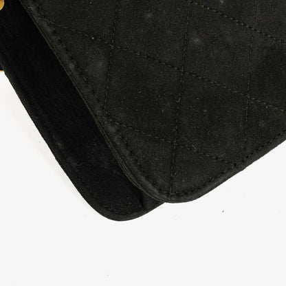Chanel Classic Full Flap Tasche aus schwarzem gestepptem Wildleder