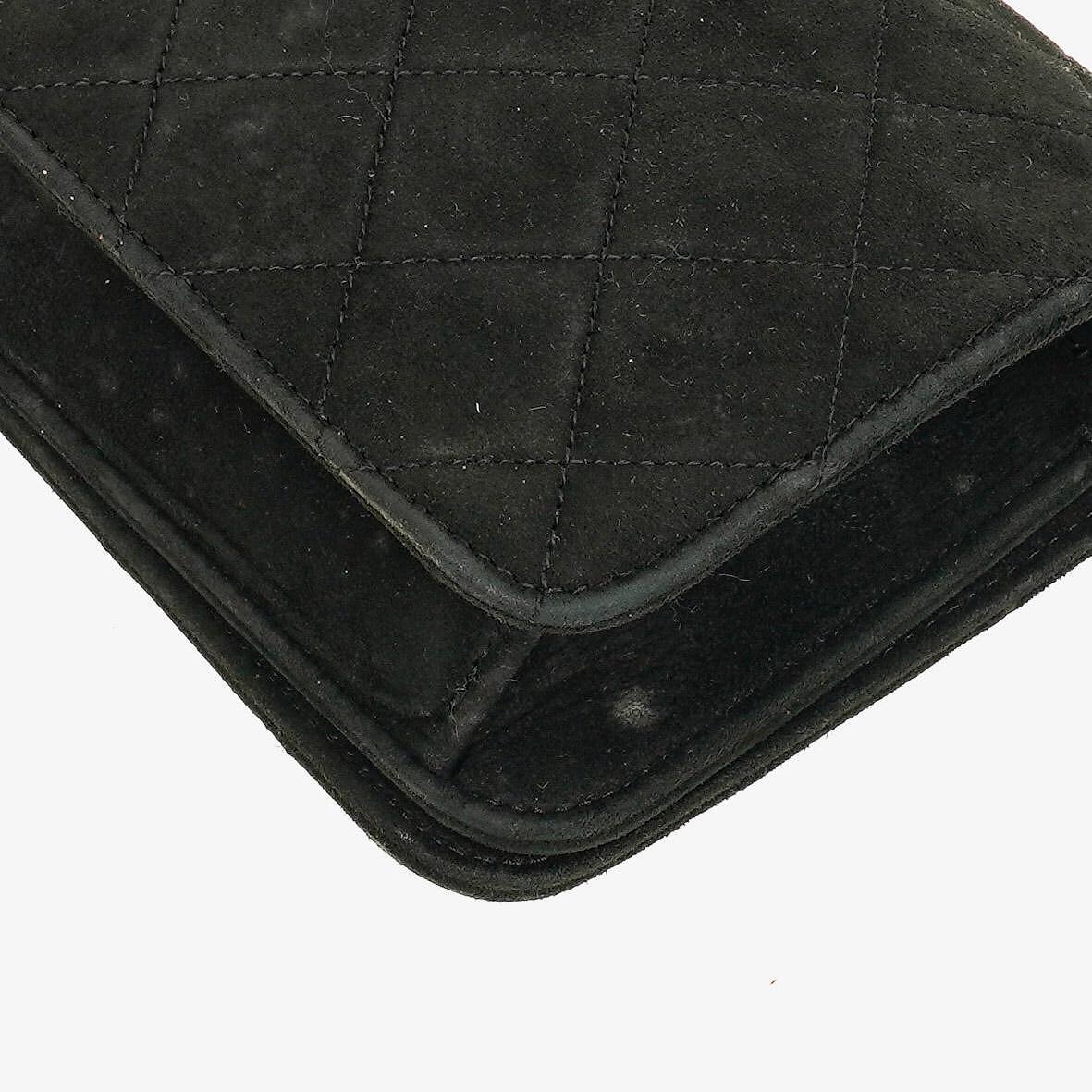 Chanel Classic Full Flap Tasche aus schwarzem gestepptem Wildleder