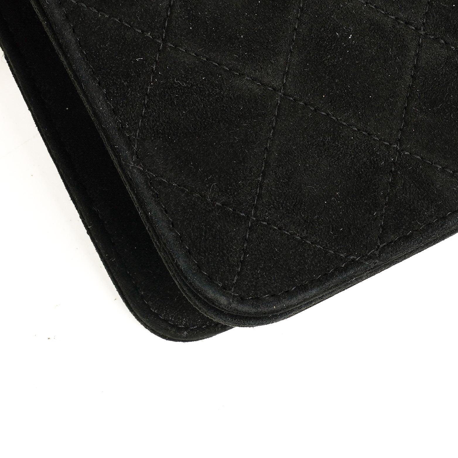 Chanel Classic Full Flap Bag aus schwarzem gestepptem Wildleder
