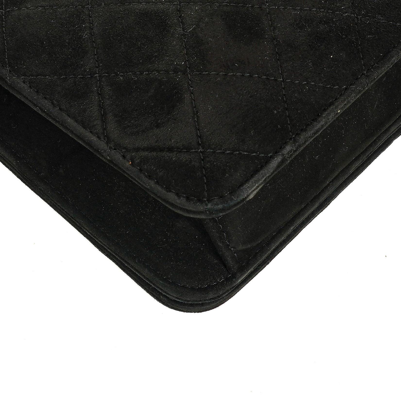 Chanel Classic Full Flap Bag aus schwarzem gestepptem Wildleder