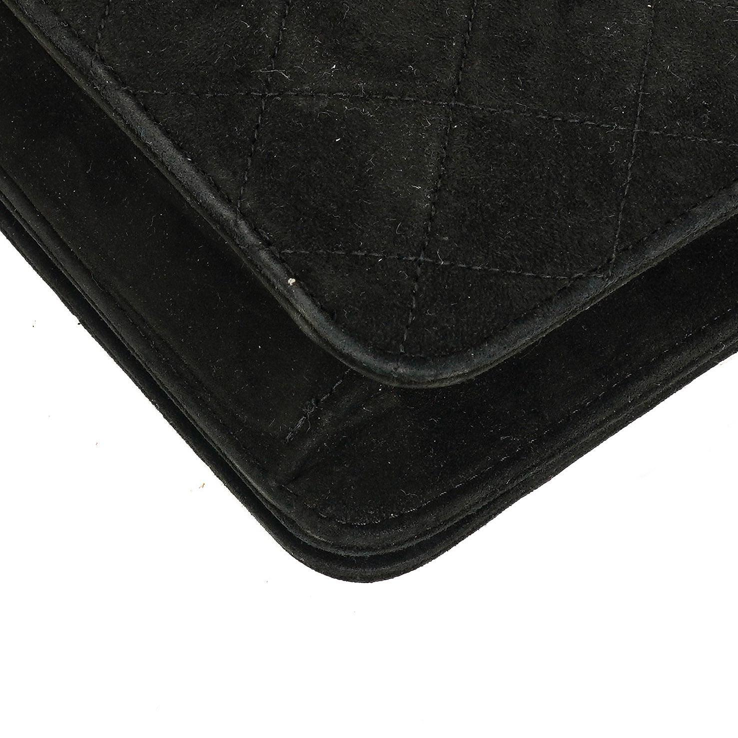 Chanel Classic Full Flap Bag aus schwarzem gestepptem Wildleder
