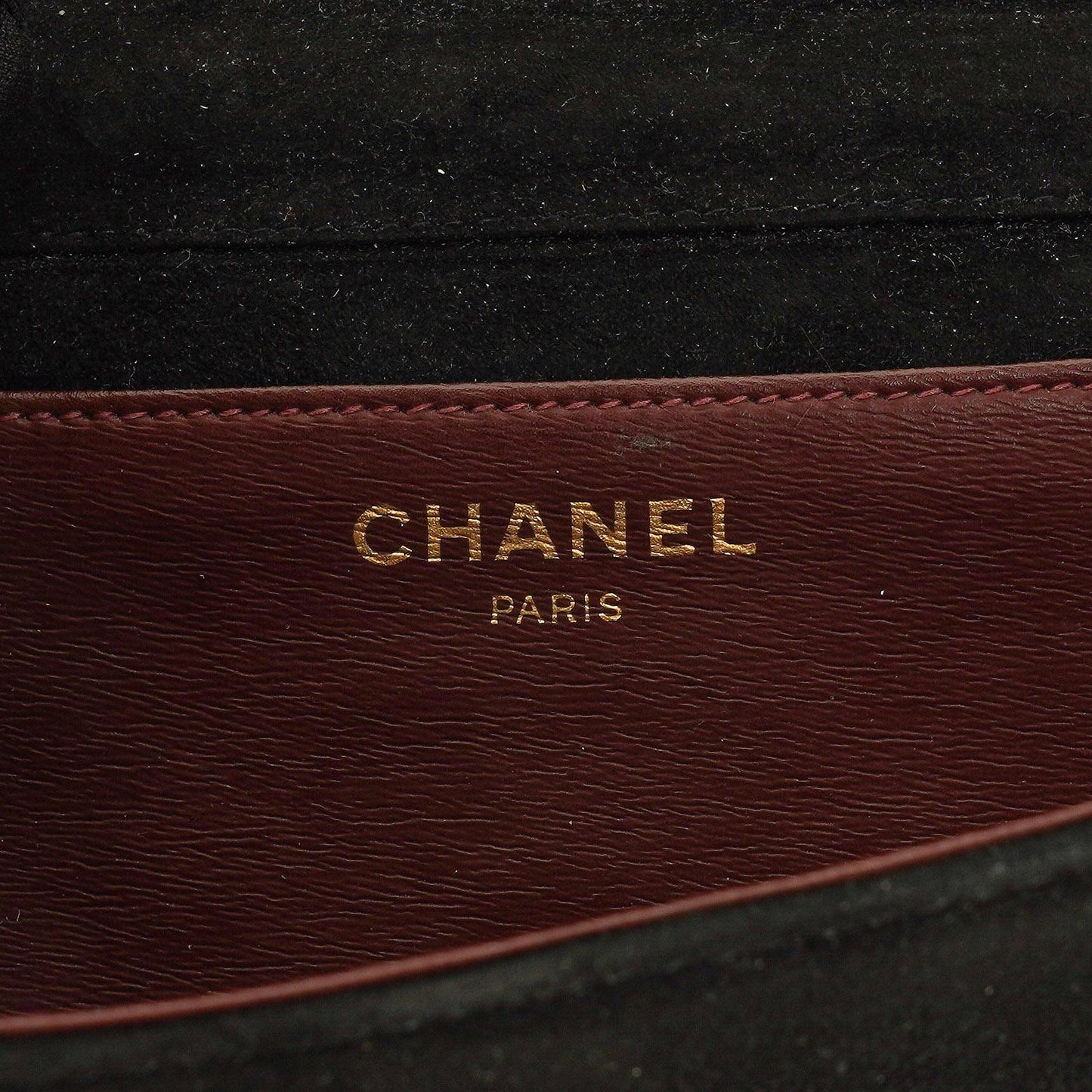 Chanel Classic Full Flap Bag aus schwarzem gestepptem Wildleder