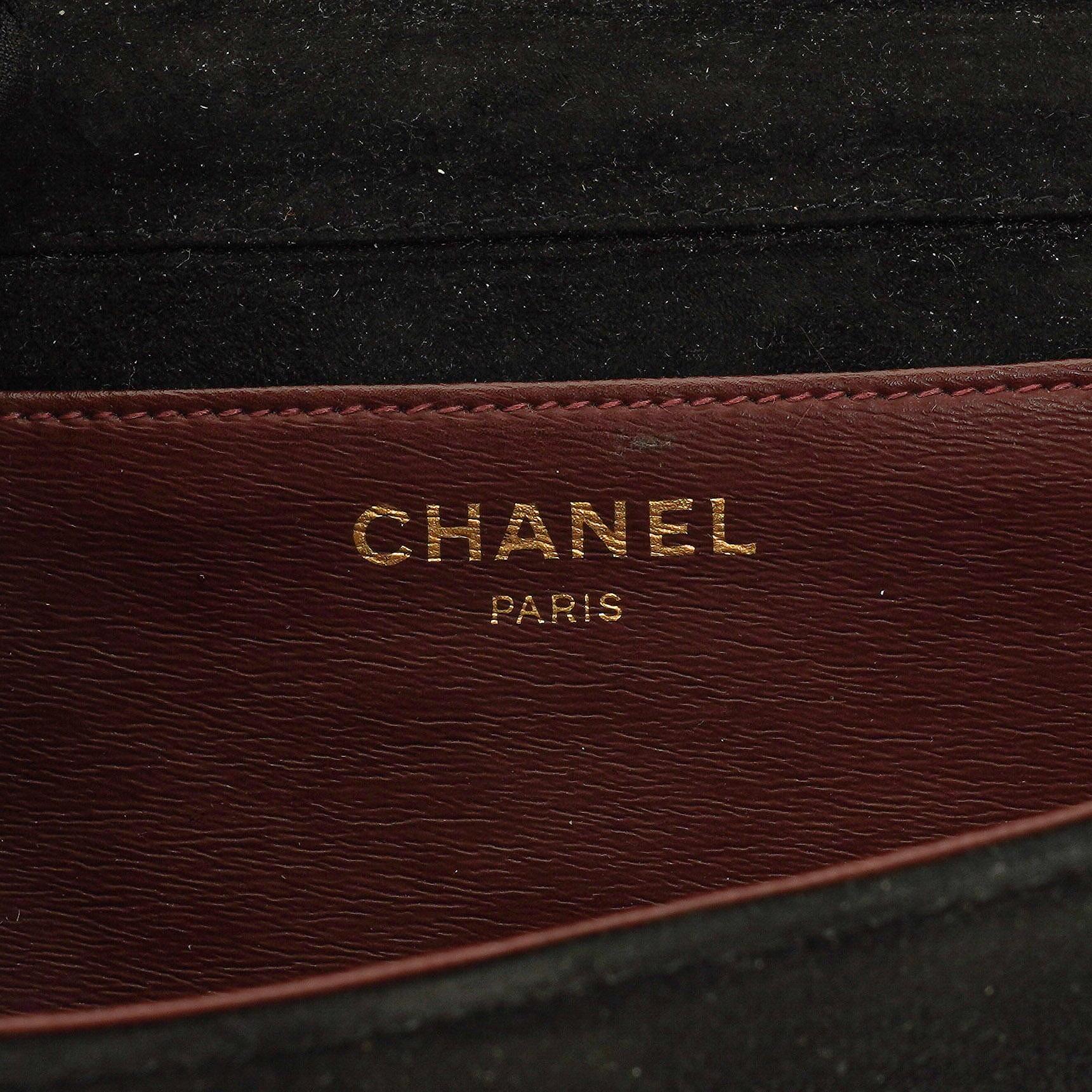 Chanel Classic Full Flap Bag aus schwarzem gestepptem Wildleder