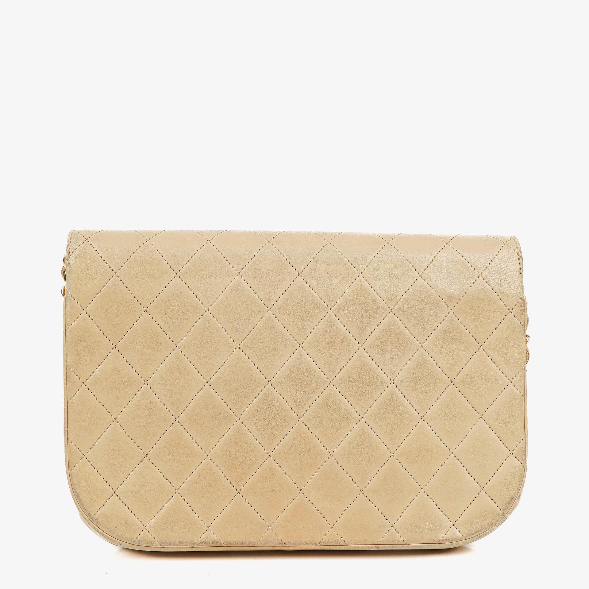 Chanel Classic Halbmond Double Flap Tasche aus beigem gestepptem Lammleder mit 24K vergoldeten Beschlägen