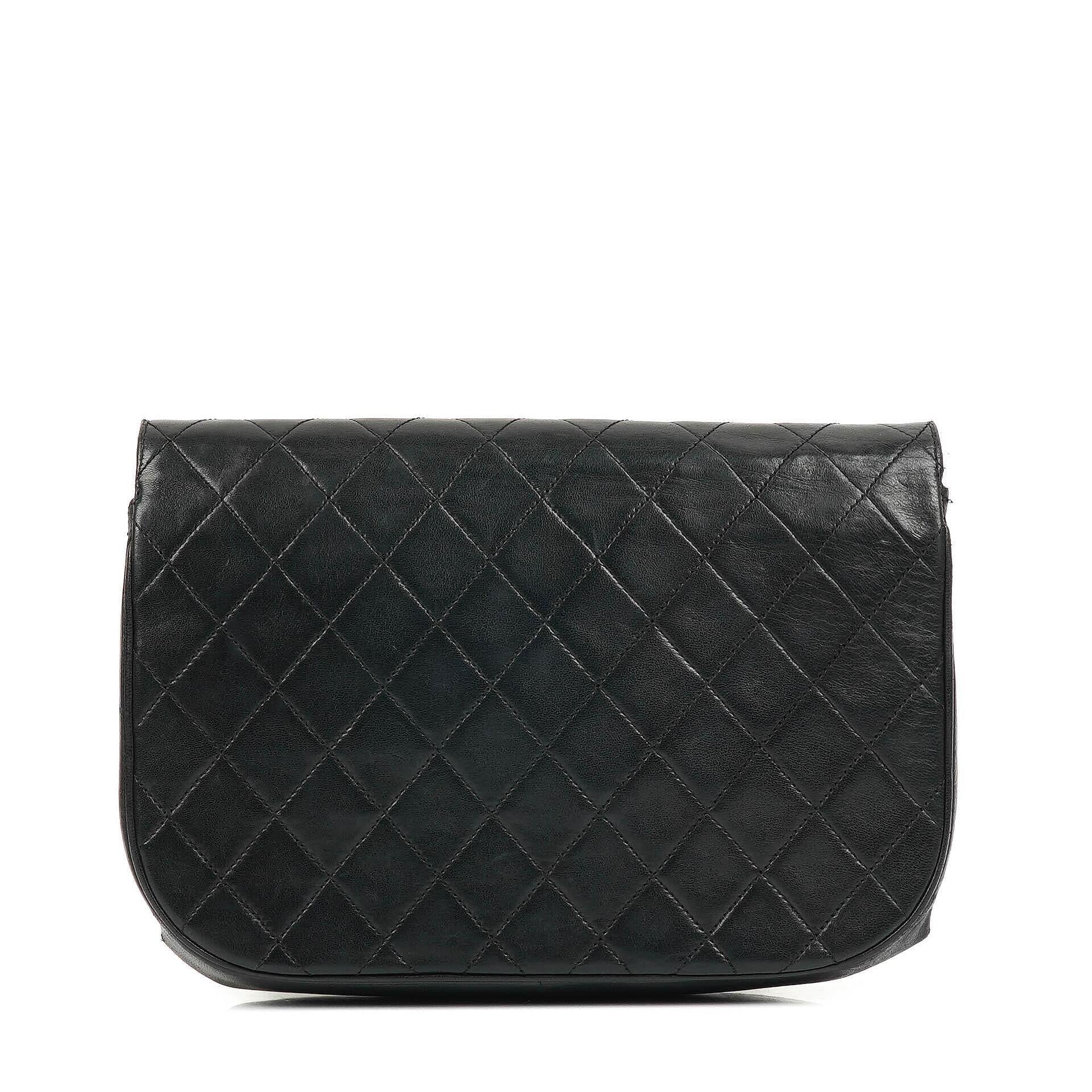 Chanel Classic Half Moon Double Flap Tasche aus schwarzem gestepptem Lammleder mit 24K vergoldeter Hardware