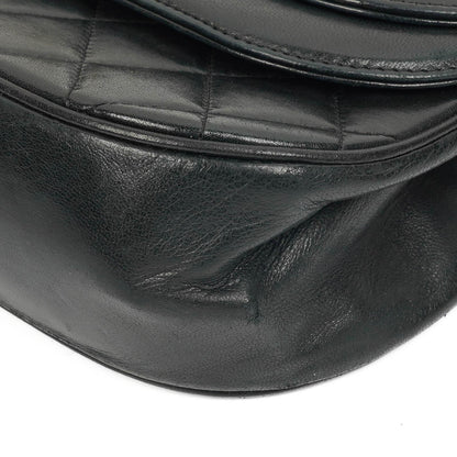 Chanel Classic Half Moon Double Flap Tasche aus schwarzem gestepptem Lammleder mit 24K vergoldeter Hardware