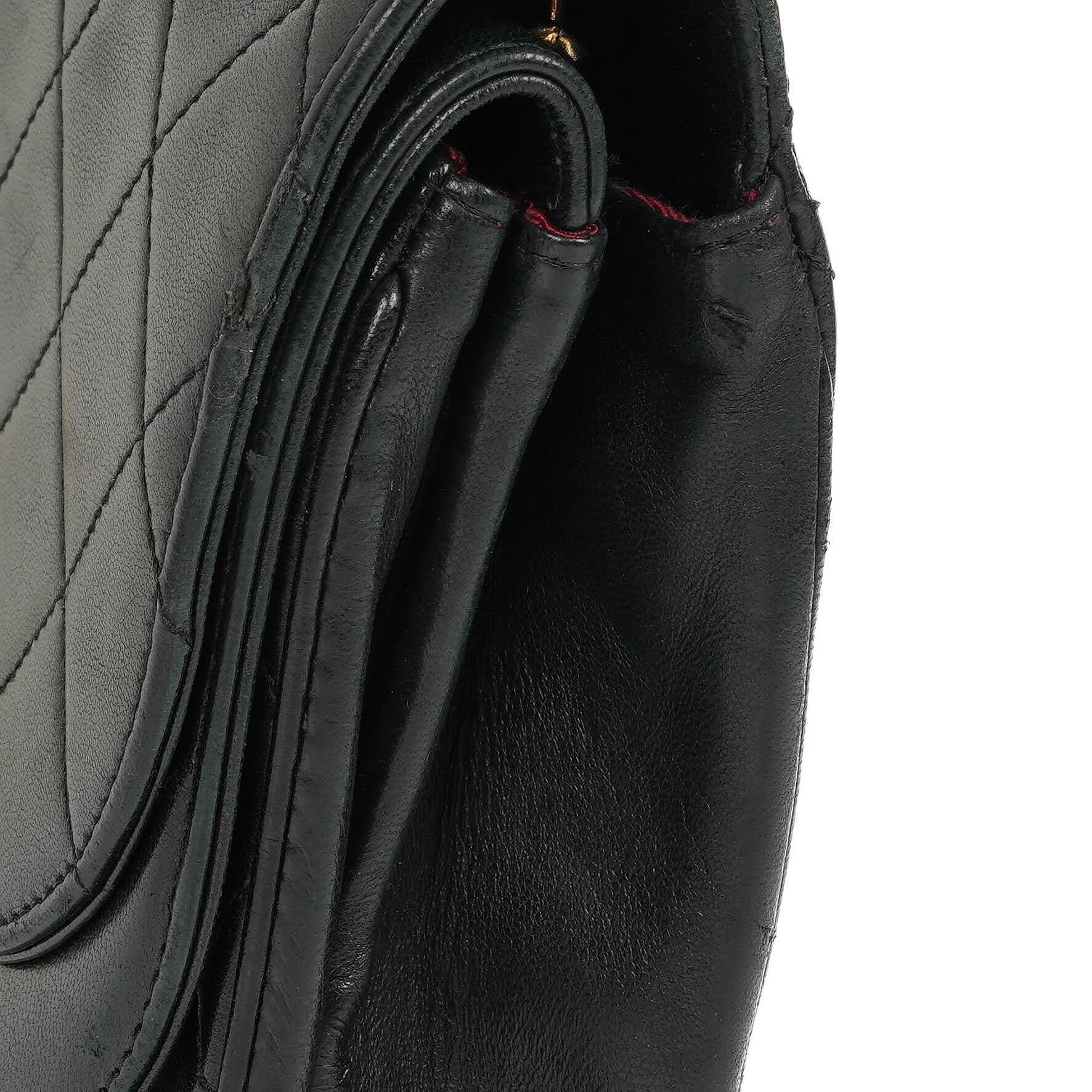 Chanel Classic Half Moon Double Flap Tasche aus schwarzem gestepptem Lammleder mit 24K vergoldeter Hardware