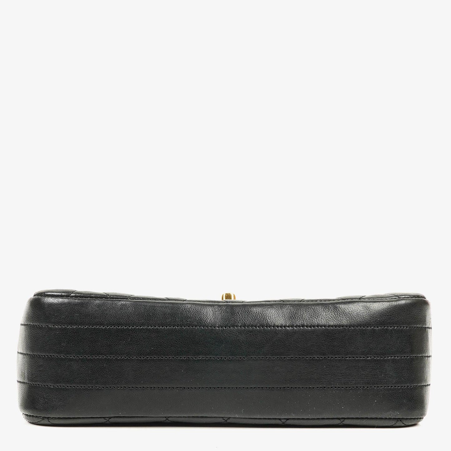 Chanel Classic Half Moon Single Flap Bag aus schwarzem gestepptem Lammleder mit 24K vergoldeten Beschlägen