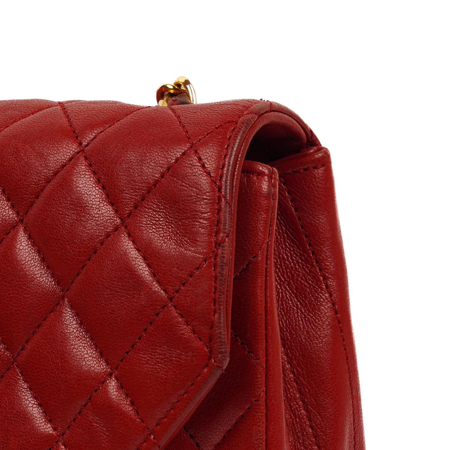 Chanel Klassische Halbmond Einzelklappen Tasche Rote gesteppte Lammleder mit 24K vergoldeten Beschlägen Gut