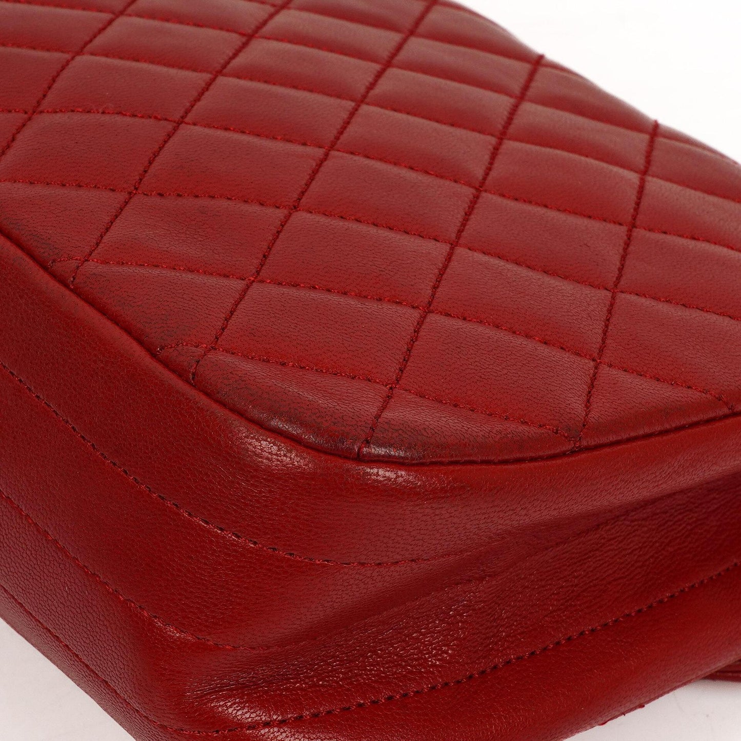 Chanel Klassische Halbmond Einzelklappen Tasche Rote gesteppte Lammleder mit 24K vergoldeten Beschlägen Gut