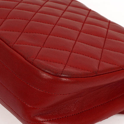 Chanel Klassische Halbmond Einzelklappen Tasche Rote gesteppte Lammleder mit 24K vergoldeten Beschlägen Gut