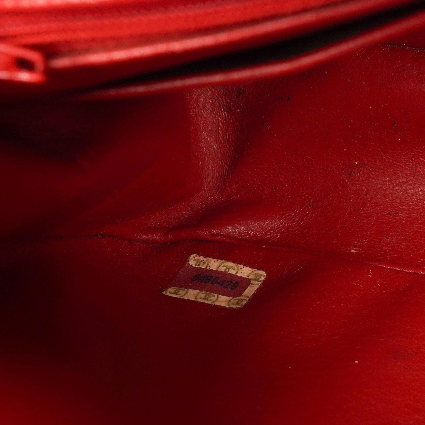 Chanel Klassische Halbmond Einzelklappen Tasche Rote gesteppte Lammleder mit 24K vergoldeten Beschlägen Gut