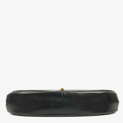 Chanel Classic Half Moon Flap Bag aus schwarzem Lammleder mit 24K vergoldeten Beschlägen