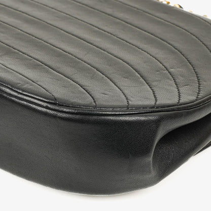 Chanel Classic Half Moon Flap Bag aus schwarzem Lammleder mit 24K vergoldeten Beschlägen