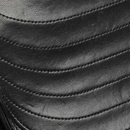 Chanel Classic Half Moon Flap Bag aus schwarzem Lammleder mit 24K vergoldeten Beschlägen