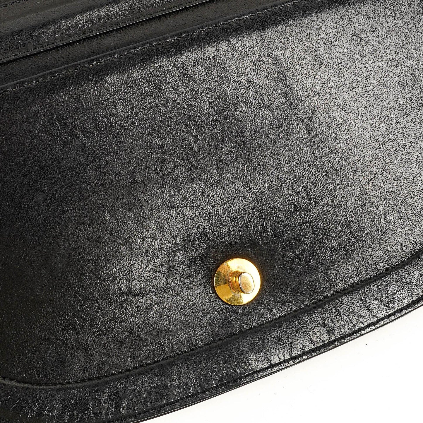 Chanel Classic Half Moon Klappentasche aus schwarzem Lammleder mit 24K vergoldeter Hardware