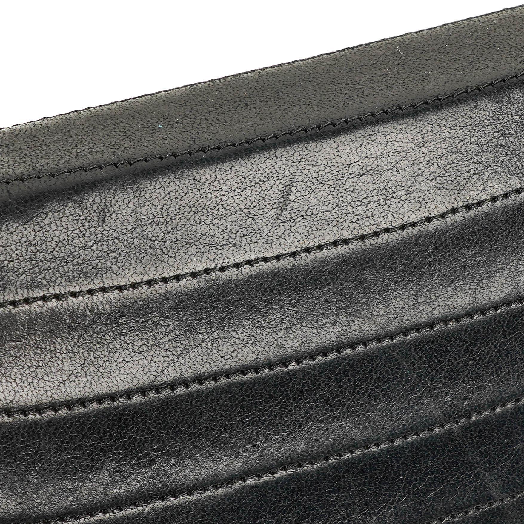 Chanel Classic Half Moon Klappentasche aus schwarzem Lammleder mit 24K vergoldeter Hardware