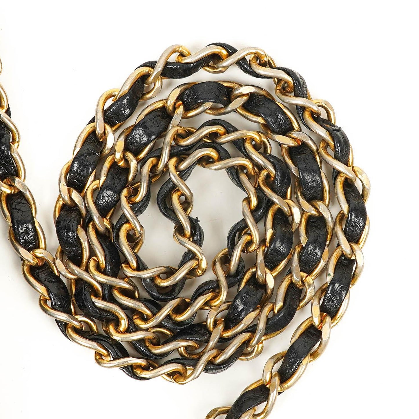 Chanel Classic Half Moon Klappentasche aus schwarzem Lammleder mit 24K vergoldeter Hardware