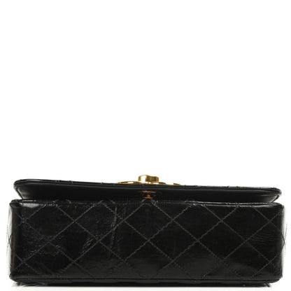 Chanel Klassische Maxi Logo Vollklappen Tasche Schwarze Gequiltete Lackleder Mit 24K Goldbeschichtetem Zubehör