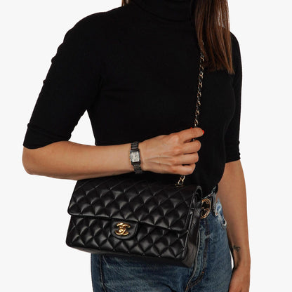 Chanel Classic Medium Double Flap Bag Schwarzes Gequiltetes Lammleder 24K Goldbeschläge