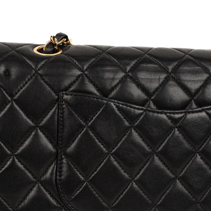 Chanel Classic Medium Double Flap Bag Schwarzes Gequiltetes Lammleder 24K Goldbeschläge