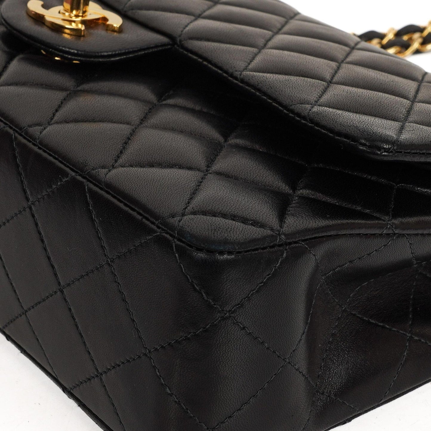 Chanel Classic Medium Double Flap Bag Schwarzes Gequiltetes Lammleder 24K Goldbeschläge
