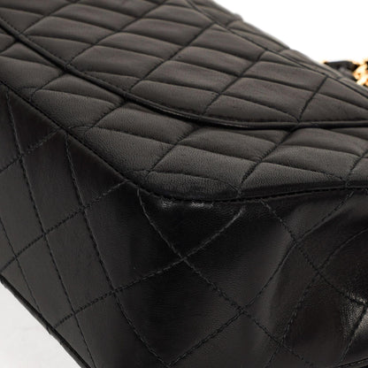 Chanel Classic Medium Double Flap Bag Schwarzes Gequiltetes Lammleder 24K Goldbeschläge