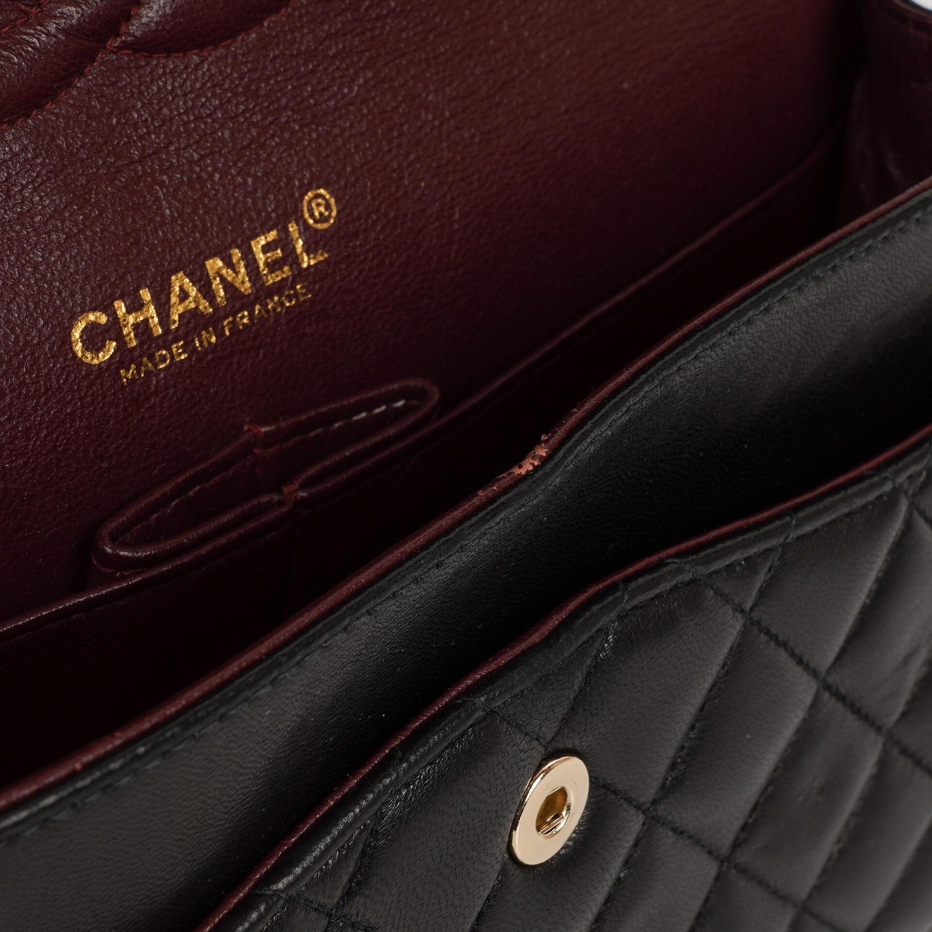 Chanel Classic Medium Double Flap Bag Schwarzes Gequiltetes Lammleder 24K Goldbeschläge