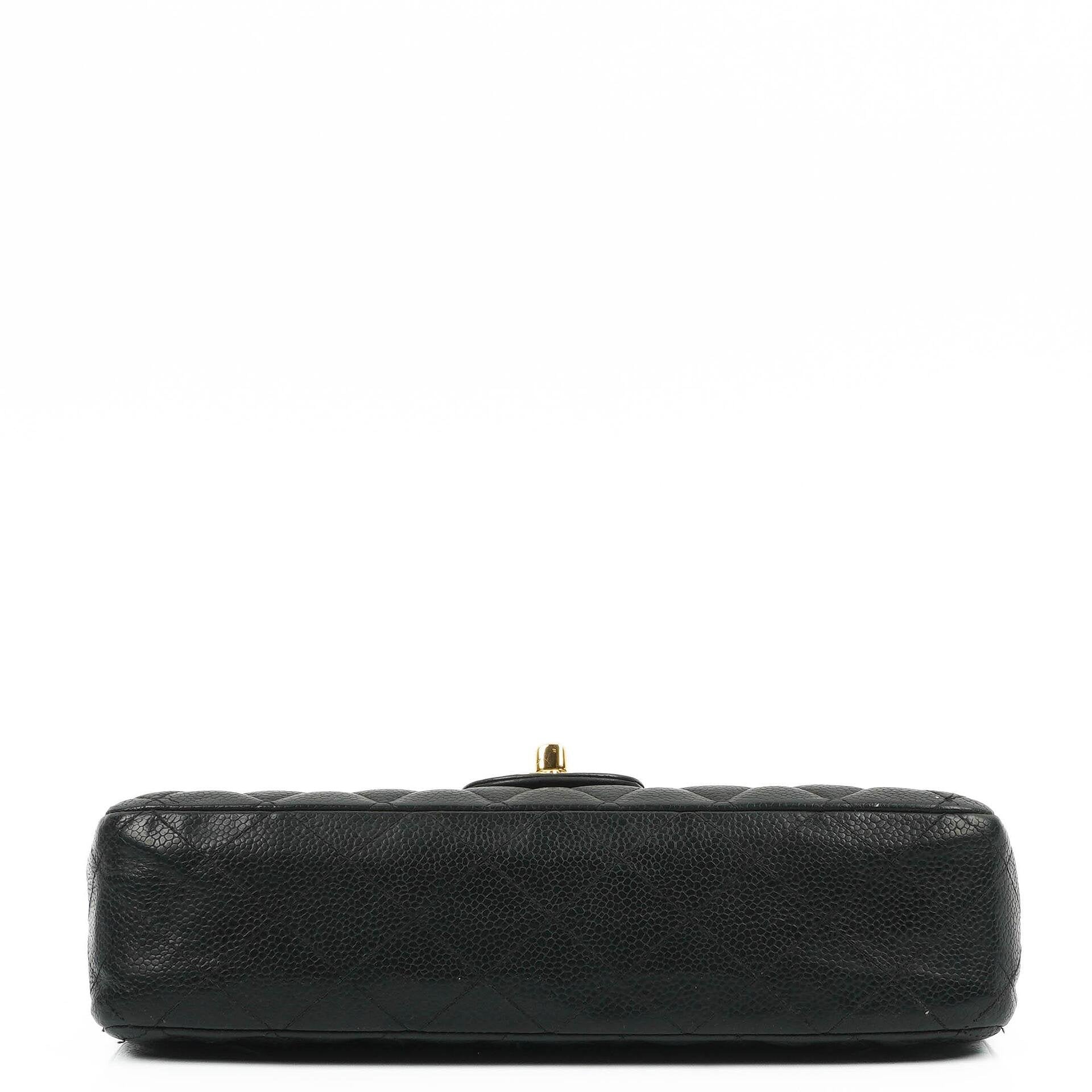 Chanel Classic Medium Double Flap Tasche aus schwarzem gestepptem Caviar-Leder mit 24K vergoldeter Hardware
