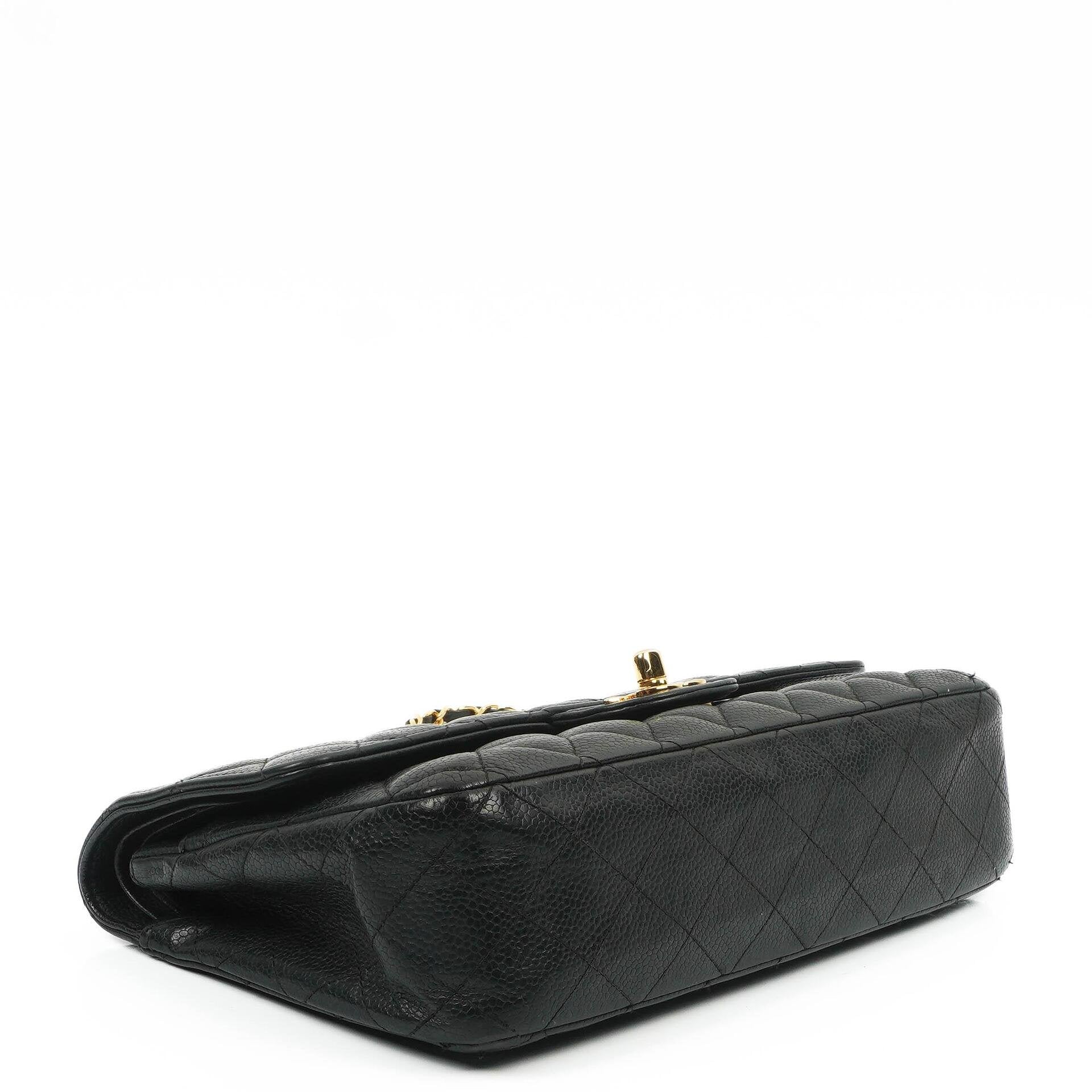 Chanel Classic Medium Double Flap Tasche aus schwarzem gestepptem Caviar-Leder mit 24K vergoldeter Hardware