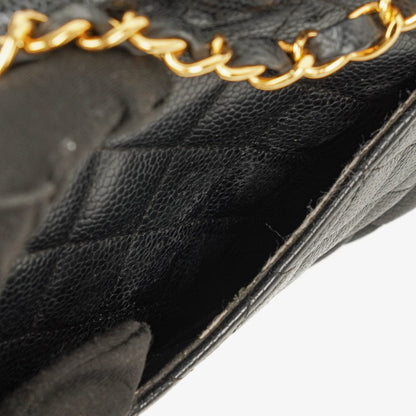Chanel Classic Medium Double Flap Tasche aus schwarzem gestepptem Caviar-Leder mit 24K vergoldeter Hardware