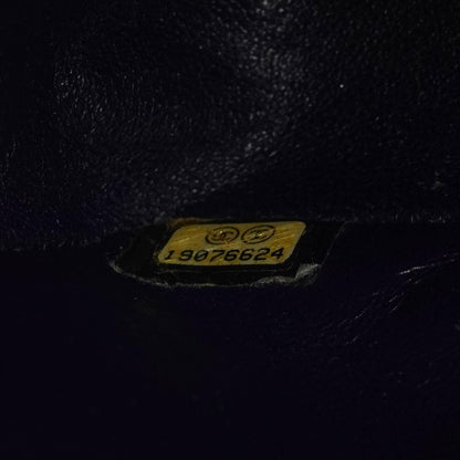 Chanel Klassische Medium Double Flap Tasche in Marineblau Gepolstertes Kaviarleder und Silberfarbene Beschläge