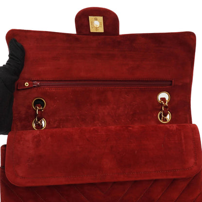 Chanel Classic Medium Double Flap Bag in Rot Gequiltetes Wildleder und 24K Goldbeschläge