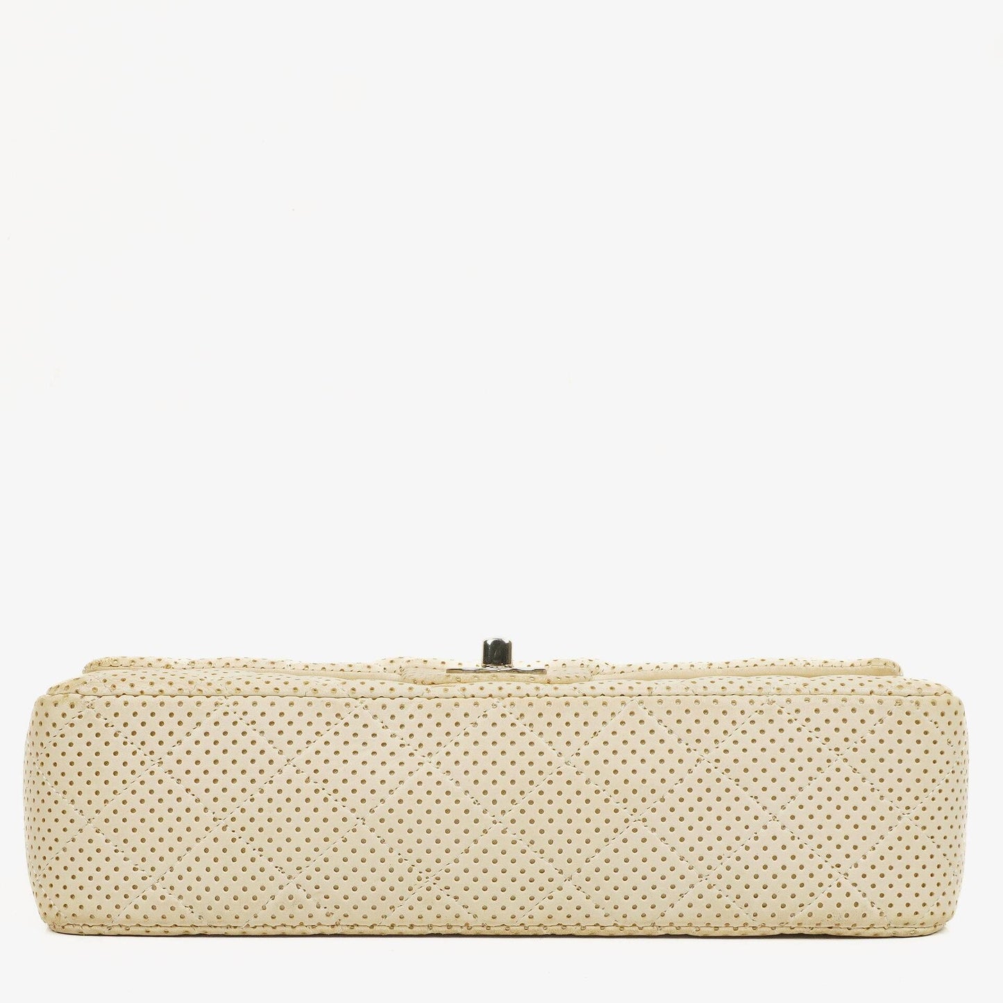 Chanel Classic Medium Doppelklappentasche aus perforiertem gestepptem Lammleder
