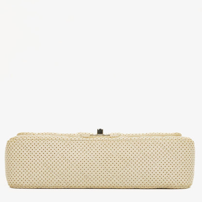 Chanel Classic Medium Doppelklappentasche aus perforiertem gestepptem Lammleder