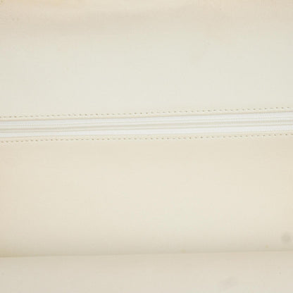 Chanel Classic Medium Doppelklappentasche aus perforiertem gestepptem Lammleder
