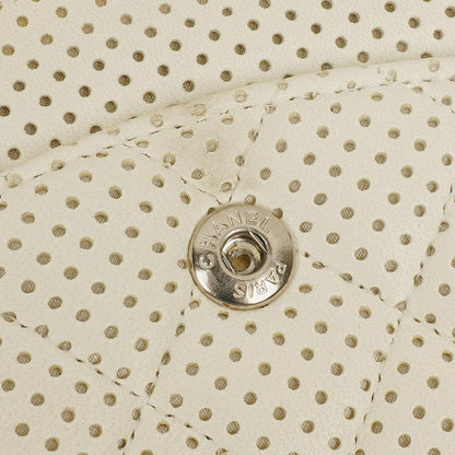 Chanel Classic Medium Doppelklappentasche aus perforiertem gestepptem Lammleder