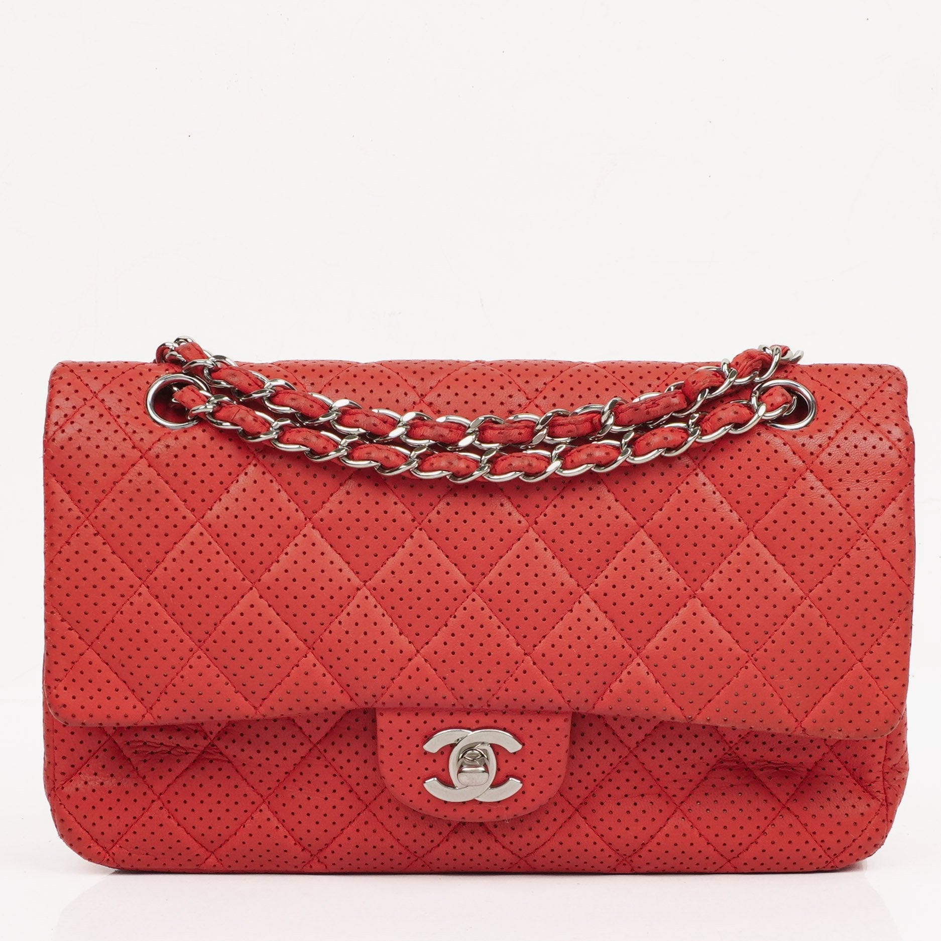 Chanel Classic Medium Double Flap Tasche aus rotem perforiertem gestepptem Lammleder