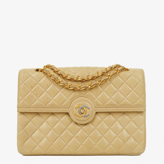 Chanel Classic Medium Single Flap Bag aus beigem gestepptem Leder mit gold- und silberfarbener Kombi-Hardware