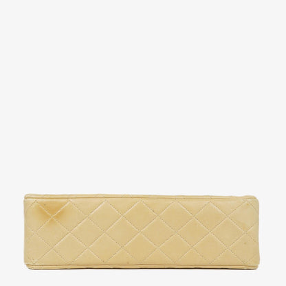 Chanel Classic Medium Single Flap Bag aus beigem gestepptem Leder mit gold- und silberfarbener Kombi-Hardware