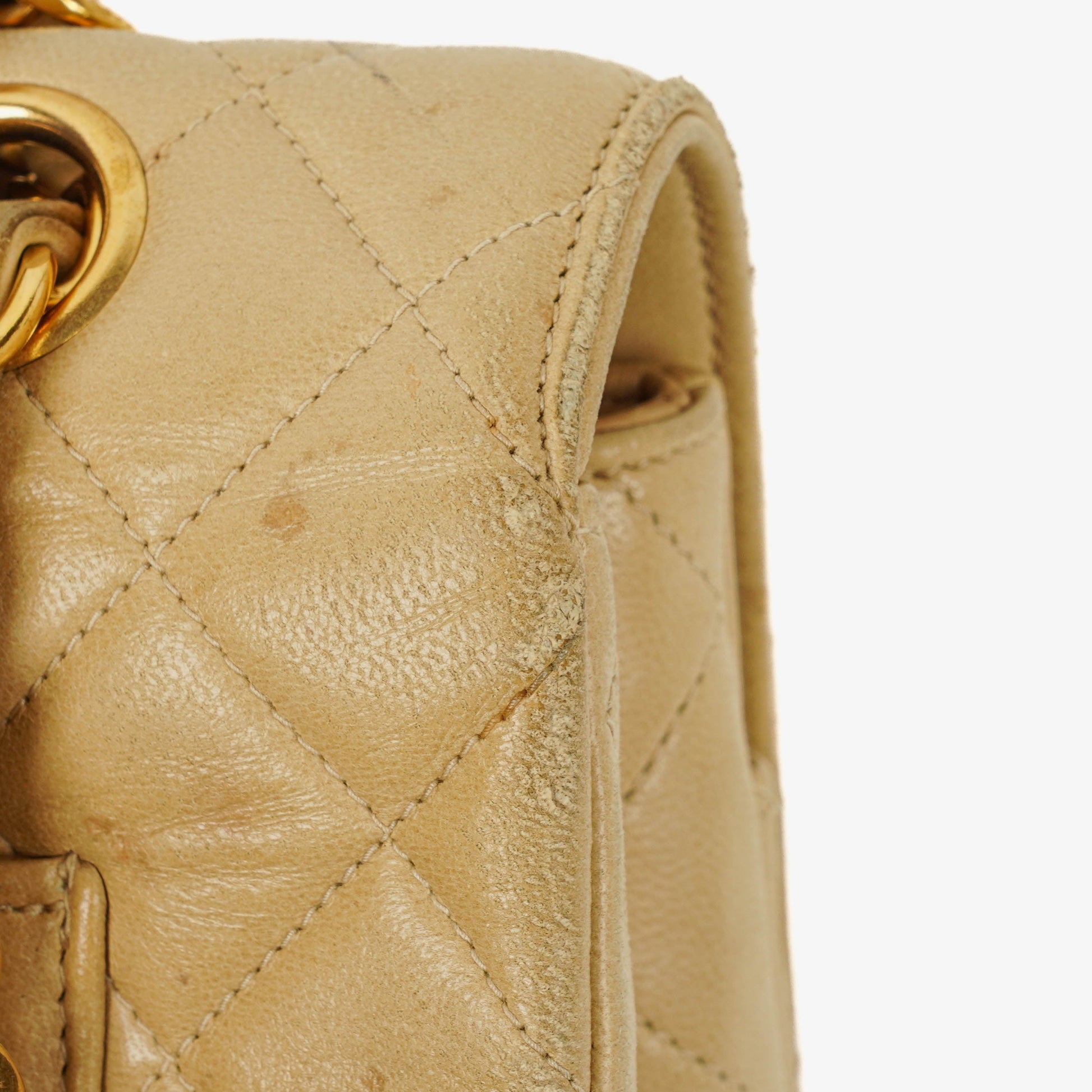Chanel Classic Medium Single Flap Bag aus beigem gestepptem Leder mit gold- und silberfarbener Kombi-Hardware