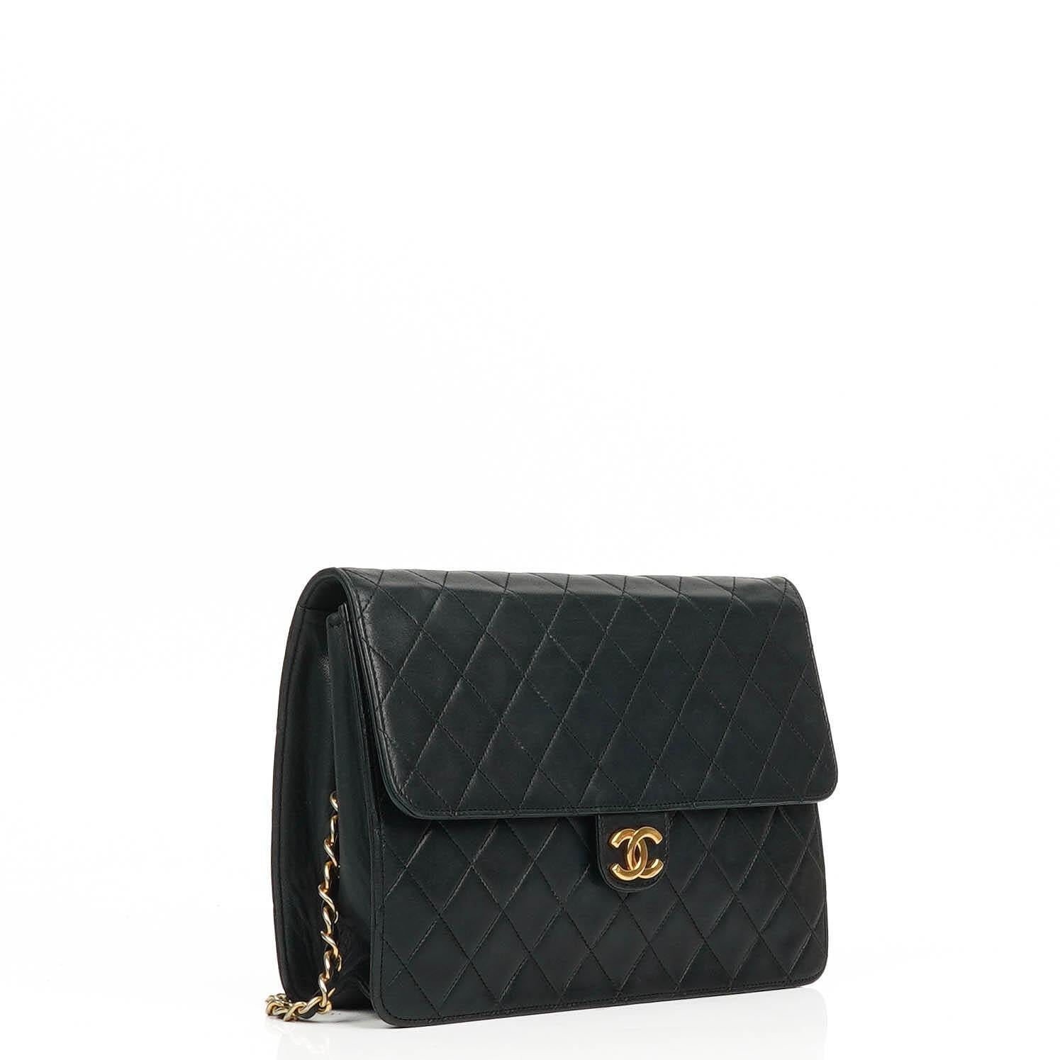 Chanel Klassische Mittlere Einzelklappen Tasche Schwarze Gequiltete Lammleder 24K Goldbeschichtetes Zubehör