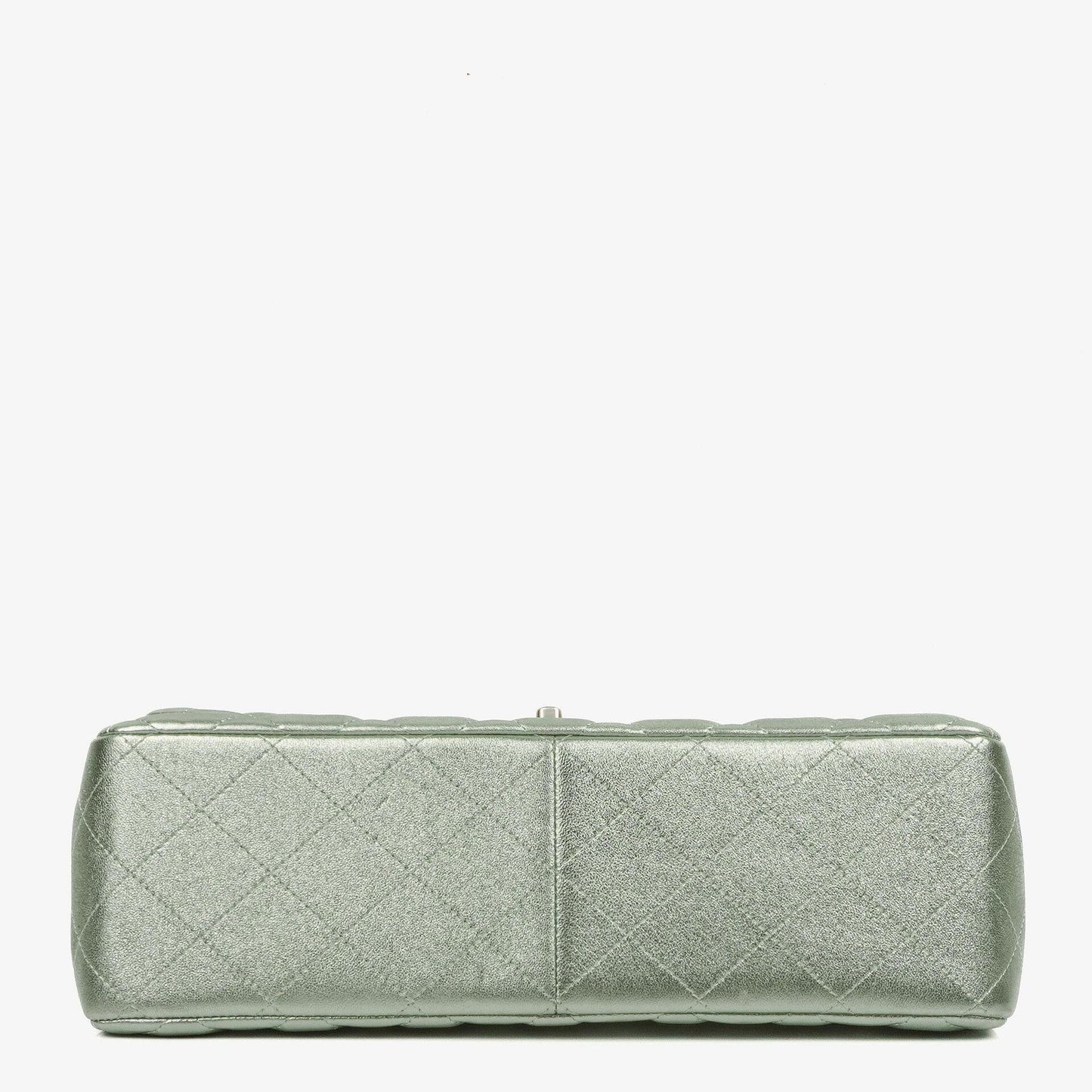 Chanel Classic Jumbo Double Flap Tasche aus metallic-grünem gestepptem Lammleder